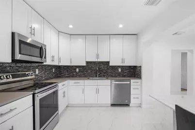 524 NW 10th St #0, Hallandale Beach, FL 33009 - Photo 3