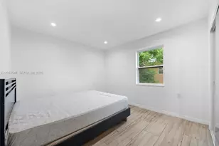 524 NW 10th St, Hallandale Beach, FL 33009 - Photo 11