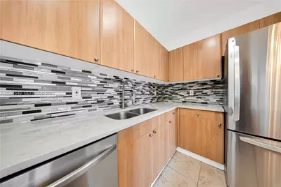 6905 Bay Dr #16, Miami Beach, FL 33141 - Photo 21