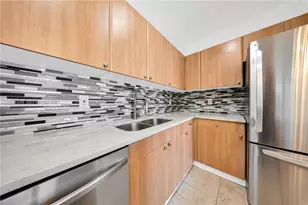 6905 Bay Dr, Miami Beach, FL 33141 - Photo 21