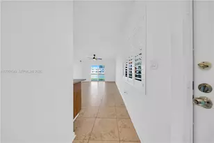 6905 Bay Dr, Miami Beach, FL 33141 - Photo 13