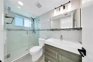 6905 Bay Dr, Miami Beach, FL 33141 - Photo 31