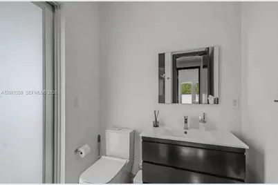 3341 NW 84th Ct, Doral, FL 33122 - Photo 9