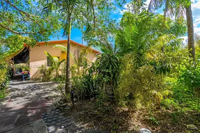 1320 NE 135th St, North Miami, FL 33161 - Photo 19