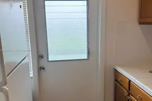2200 Park Ln, Hollywood, FL 33021 - Photo 5