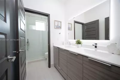 8995 NW 161st Ter, Miami Lakes, FL 33018 - Photo 39