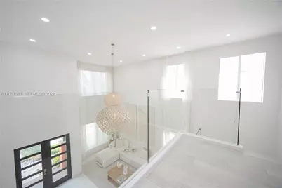 8995 NW 161st Ter, Miami Lakes, FL 33018 - Photo 5