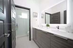 8995 NW 161st Terrace, Miami Lakes, FL 33018 - Photo 35