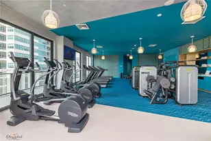 121 NE 34th St, Miami, FL 33137 - Photo 21