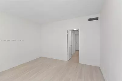 4747 Collins Ave #709, Miami Beach, FL 33140 - Photo 11