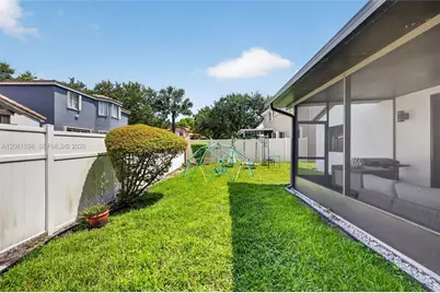 1603 E Harmony Lake Cir, Davie, FL 33324 - Photo 47
