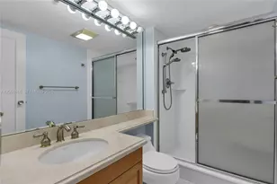 20335 W Country Club Dr, Aventura, FL 33180 - Photo 21