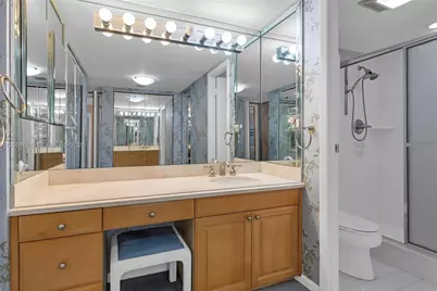 20335 W Country Club Dr #1806, Aventura, FL 33180 - Photo 11