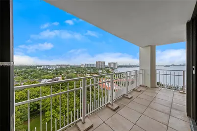4000 Towerside Ter #1405, Miami, FL 33138 - Photo 5