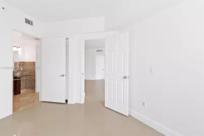 350 S Miami Ave #1805, Miami, FL 33130 - Photo 17