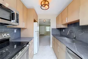 6211 SW 37th St, Davie, FL 33314 - Photo 9