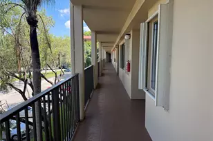 1201 SW 141st Ave, Pembroke Pines, FL 33027 - Photo 3