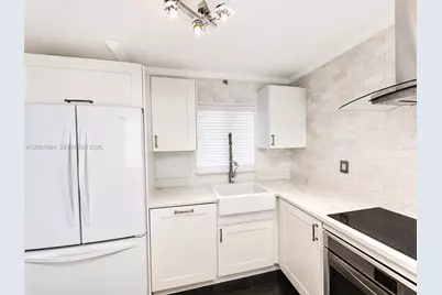 1700 NW N River Dr #805, Miami, FL 33125 - Photo 3