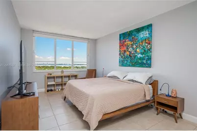 5005 Collins Ave #1506, Miami Beach, FL 33140 - Photo 9