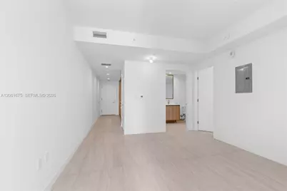 77 SE 5th Street #2205, Miami, FL 33131 - Photo 7