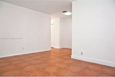 304 SE 9th Ct #6, Hallandale Beach, FL 33009 - Photo 7