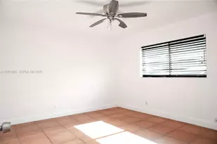 304 SE 9th Ct, Hallandale Beach, FL 33009 - Photo 9
