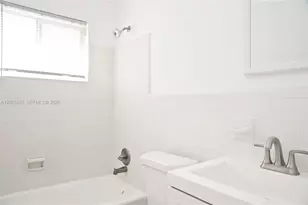 304 SE 9th Ct, Hallandale Beach, FL 33009 - Photo 3