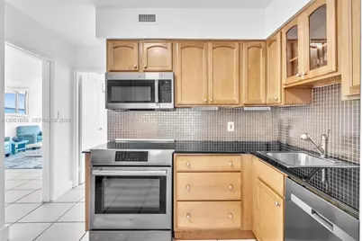 5161 Collins Ave #1017, Miami Beach, FL 33140 - Photo 15