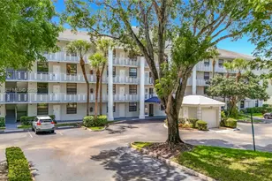 1713 Whitehall Dr, Davie, FL 33324 - Photo 9