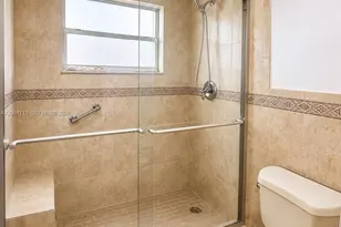9420 Poinciana Pl, Davie, FL 33324 - Photo 21