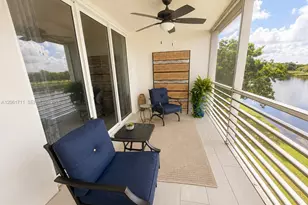 9420 Poinciana Pl, Davie, FL 33324 - Photo 7