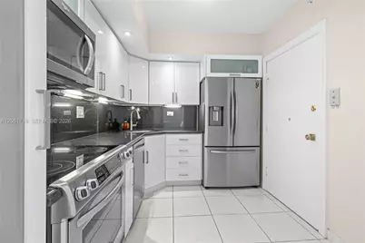 5601 Collins Ave #1515, Miami Beach, FL 33140 - Photo 15