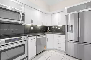 5601 Collins Ave, Miami Beach, FL 33140 - Photo 17