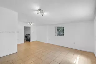 3685 W 9th Ave, Hialeah, FL 33012 - Photo 23