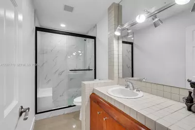 3685 W 9th Ave, Hialeah, FL 33012 - Photo 17