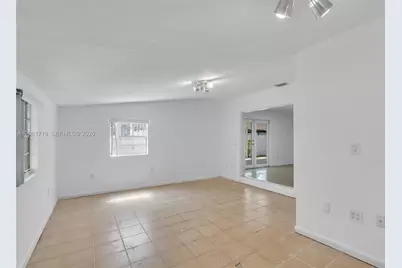 3685 W 9th Ave, Hialeah, FL 33012 - Photo 13