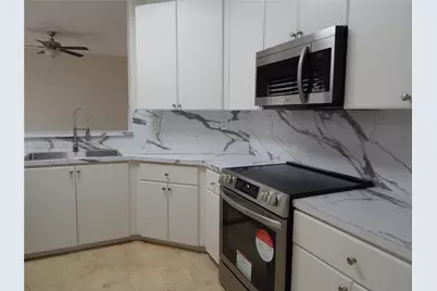 320 SW 87th Ct, Miami, FL 33174 - Photo 9