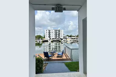 8080 Tatum Waterway Dr #12, Miami Beach, FL 33141 - Photo 15