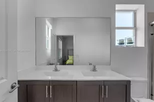 2660 SE 15th St, Homestead, FL 33035 - Photo 11