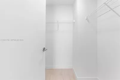 77 SE 5th Street #2205, Miami, FL 33131 - Photo 15