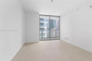 77 SE 5th St, Miami, FL 33131 - Photo 13