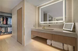 700 NE 24th St, Miami, FL 33137 - Photo 25