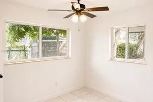 2181 NW 91st St, Miami, FL 33147 - Photo 9