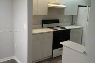 1351 SW 141st Ave, Pembroke Pines, FL 33027 - Photo 13
