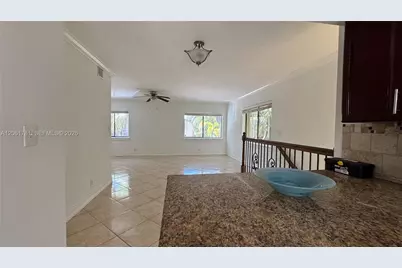 175 Wimbledon Lake Dr, Plantation, FL 33324 - Photo 3
