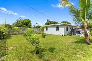 2407 Dewey St, Hollywood, FL 33020 - Photo 9
