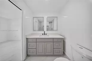 1055 NW 32nd Ct, Miami, FL 33125 - Photo 19