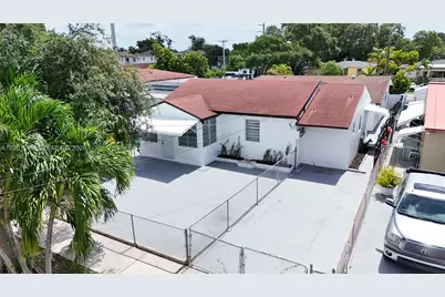1055 NW 32nd Ct, Miami, FL 33125 - Photo 7