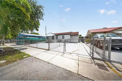 1055 NW 32nd Ct, Miami, FL 33125 - Photo 41