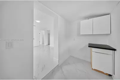 1055 NW 32nd Ct, Miami, FL 33125 - Photo 15